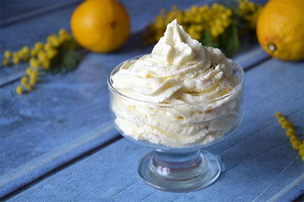 Crème au fromage frais pour profiteroles