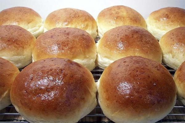 Brötchen mit Sauermilch