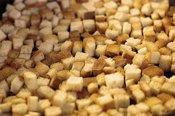 Wie man Croutons herstellt
