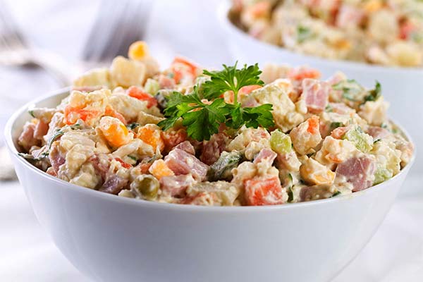 Que faire si vous avez trop salé la salade Olivier