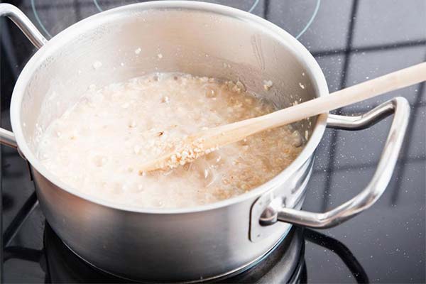 Dans quelle casserole est-il préférable de cuire la bouillie au lait